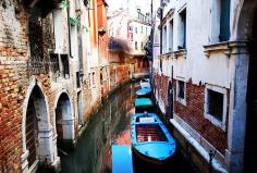 
                    
                        Get lost in #Venice #Italy - #Wander through the maze of narrow alleyways often bordered by #canals and stray off the beaten path. Get some great #trip_ideas and start planning your next trip! See More: RoutePerfect.com
                    
                