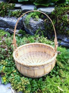 
                    
                        HARVEST BASKET EGG Signed LG 14" HAND WOVEN SPLIT OAK M BAER 1977 STUDIO CRAFTED
                    
                