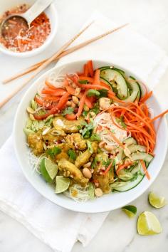
                    
                        Vietnamese Curry Chicken and Rice Noodle Salad Bowl | foodiecrush.com
                    
                