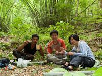 Mei Lan and Vincent with Kitt in the bamboo forest