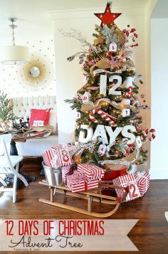 10 Inspiring Ideas: How to Decorate Your Christmas Tree!
