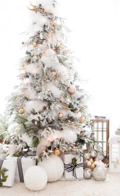 White Christmas Tree: 10 Inspiring Ideas how to decorate your tree for Christmas