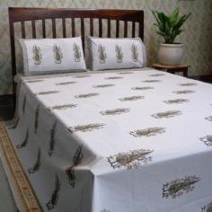 Buy the latest Indian bedspreads king size online at Roopantaran. Handmade with 100% cotton, these king-size Indian bedspreads are available in exquisite designs. 
