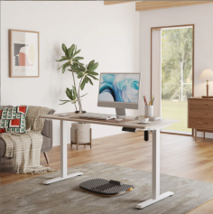 Ein professioneller computer schreibtisch geht weit über eine einfache Tischplatte hinaus. Er ist speziell auf die Bedürfnisse digitaler Arbeitswelten zugeschnitten: mit ausreichend Platz für zwei bis drei Monitore, integrierten Kabeldurchlässen und oft sogar versteckten USB-Ladeanschlüssen. Die ideale Tiefe von 80 cm gewährleistet den empfohlenen Abstand zu den Augen, während ausziehbare Tastaturablagen die Handgelenke entlasten. Viele computer schreibtisch-Modelle bieten zudem Prozessorhalterungen, um wertvollen Bodenplatz zu sparen und die Luftzirkulation zu verbessern. In Kombination mit einem höhenverstellbaren Gestell wird aus einem statischen Möbelstück ein dynamischer Arbeitspartner, der sich Ihren Tagesrhythmen anpasst. Ein guter computer schreibtisch reduziert Verspannungen im Nacken- und Schulterbereich, da Sie Bildschirme auf Augenhöhe bringen können. Für Gamer, Programmierer und Bürofachkräfte ist dieses Möbel die unverzichtbare Basis für stundenlanges, konzentriertes Arbeiten.